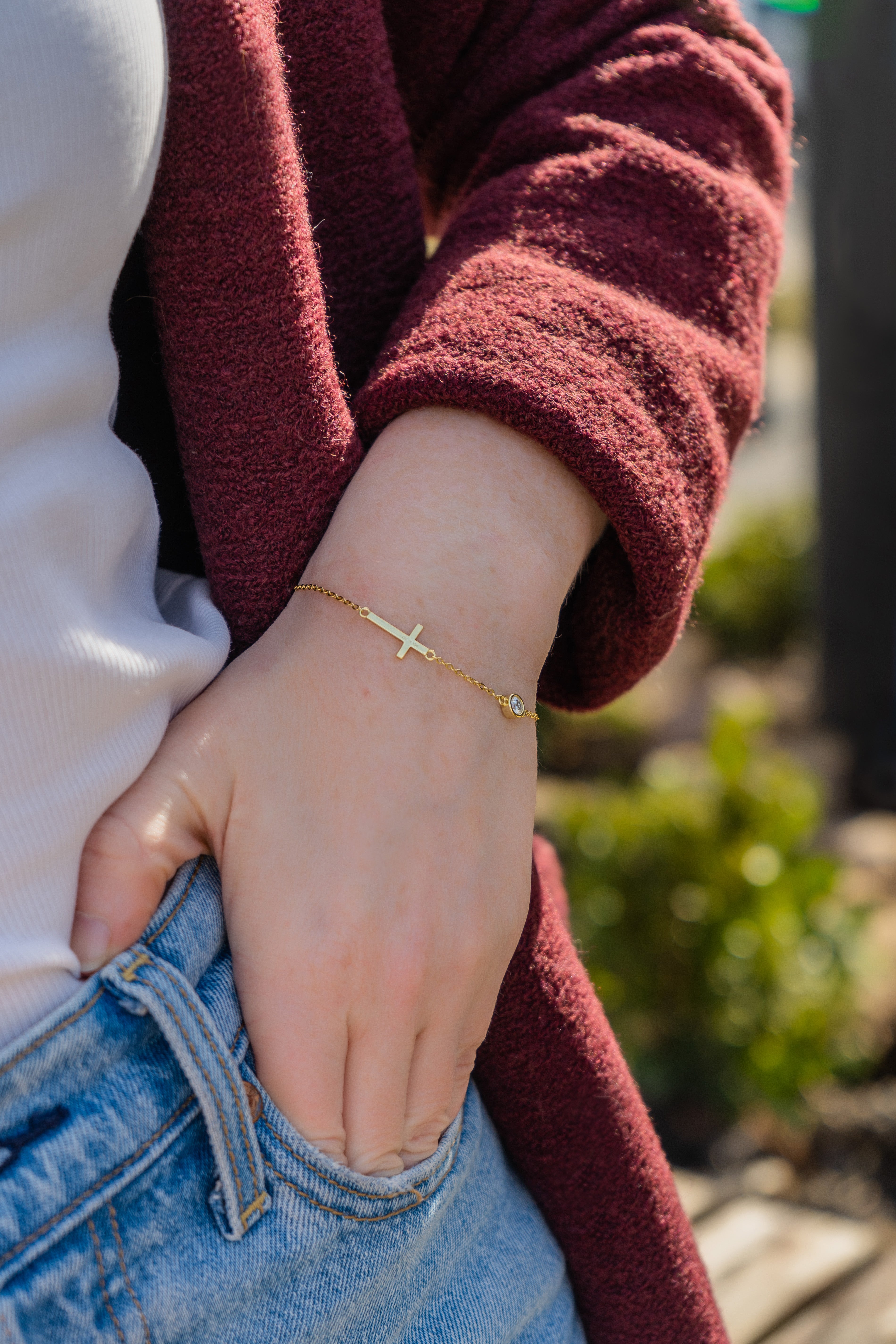 How Does She Do It? - Bracelet