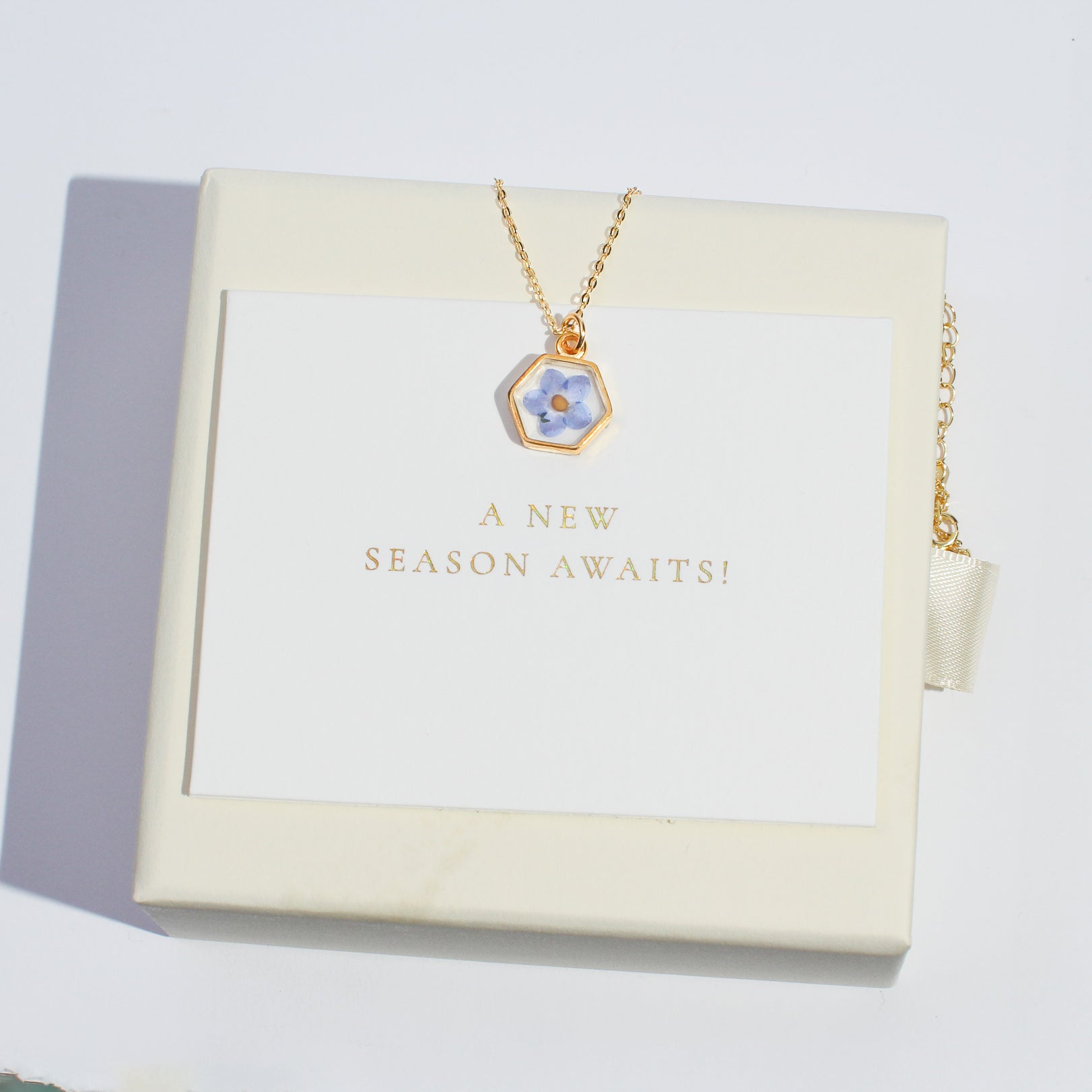 Hexagon Flower - Necklace