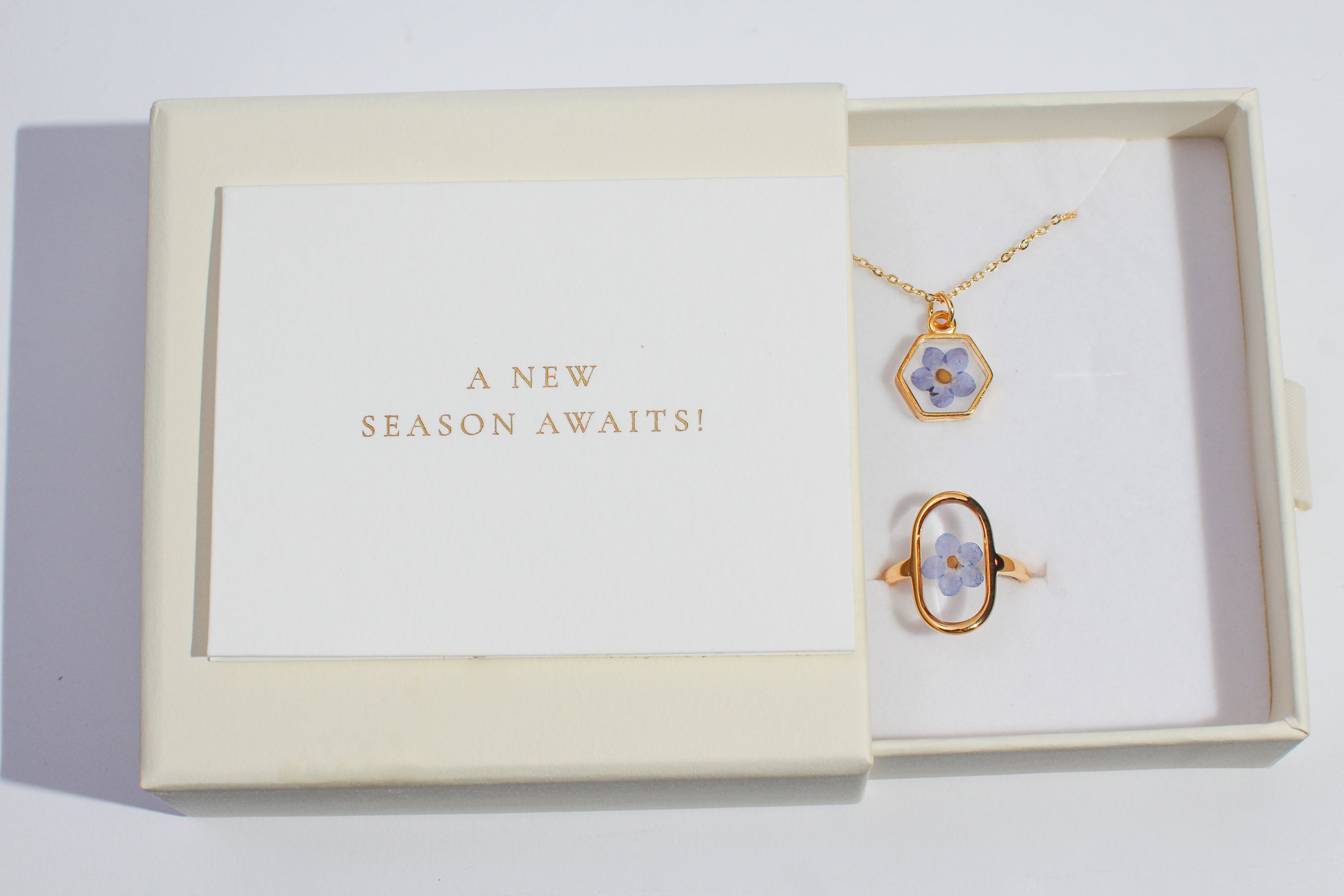 Hexagon Flower - Necklace