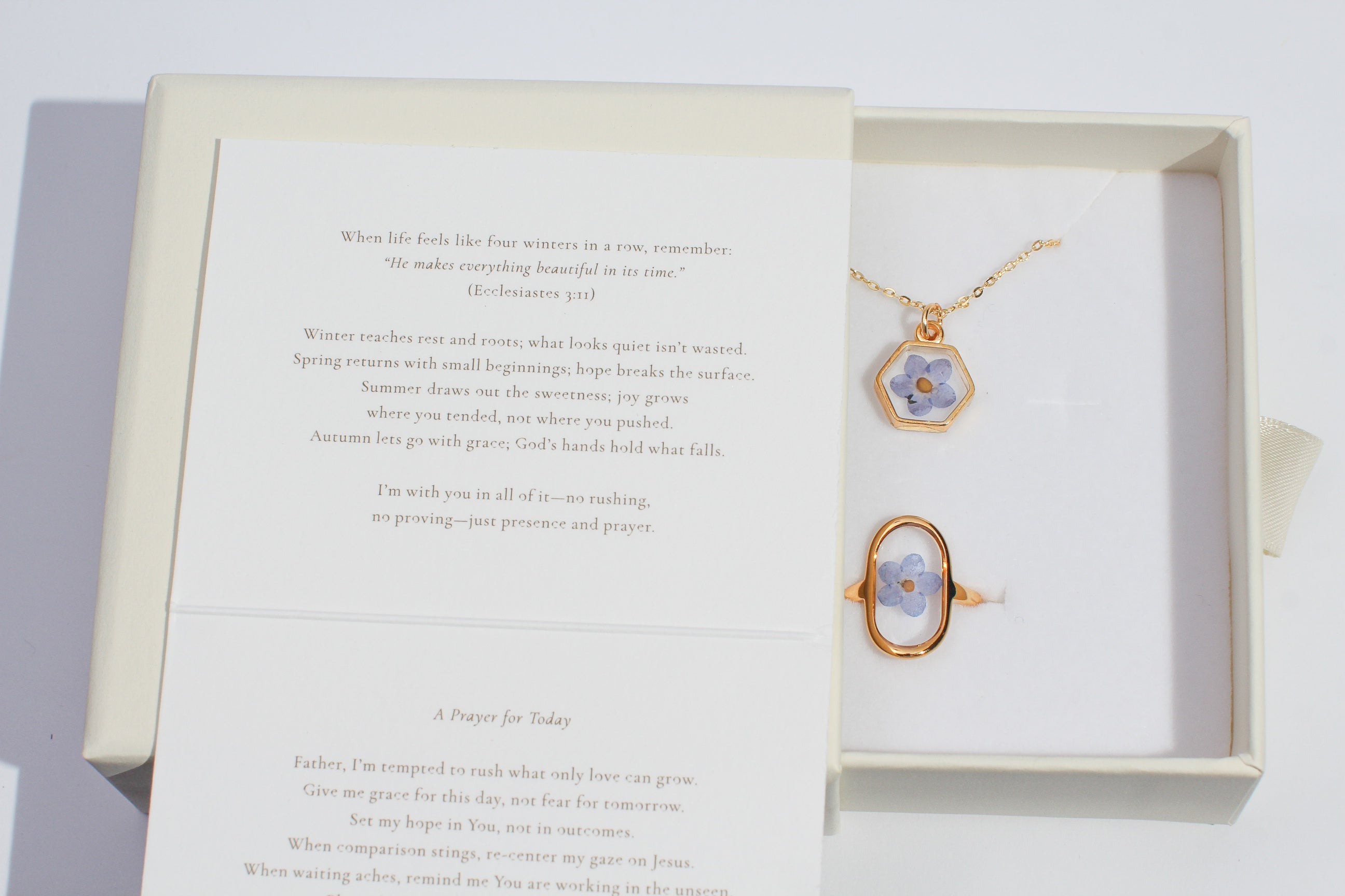 Hexagon Flower - Necklace