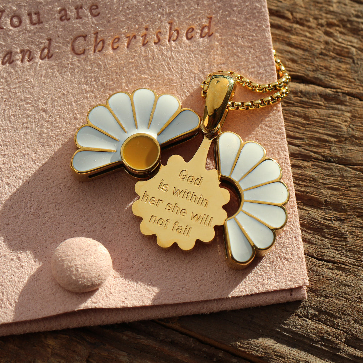 Daisy Locket - Necklace